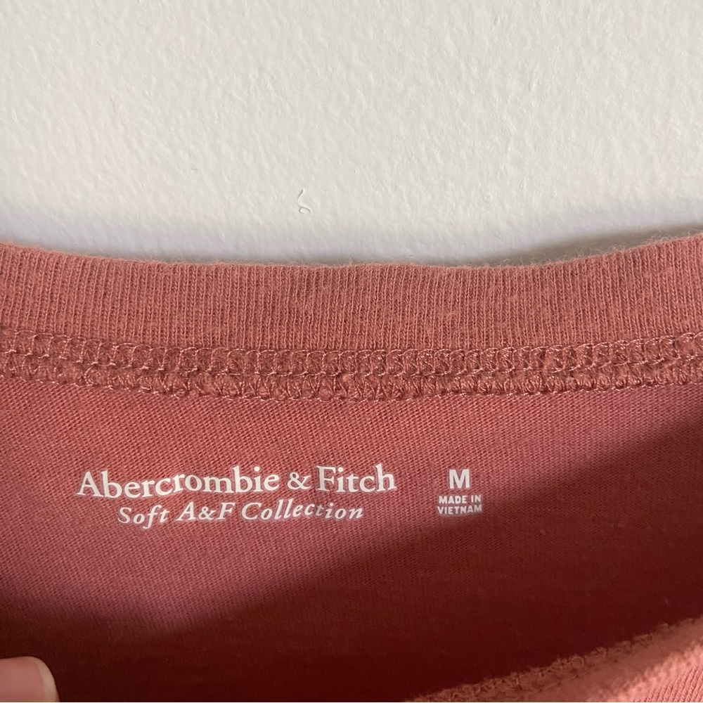 Abercrombie & Fitch ‘amour is the answer’ Tee SIZE MEDIUM - Picture 4 of 5